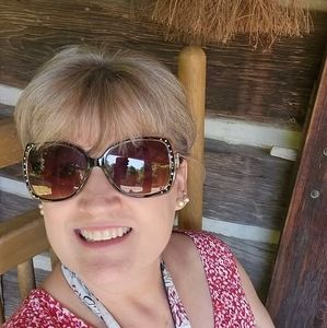 Meet your Posher, Cindy